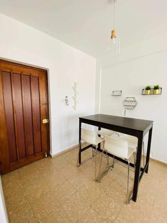 Simple One Bedroom Flat In Engomi Eksteriør billede