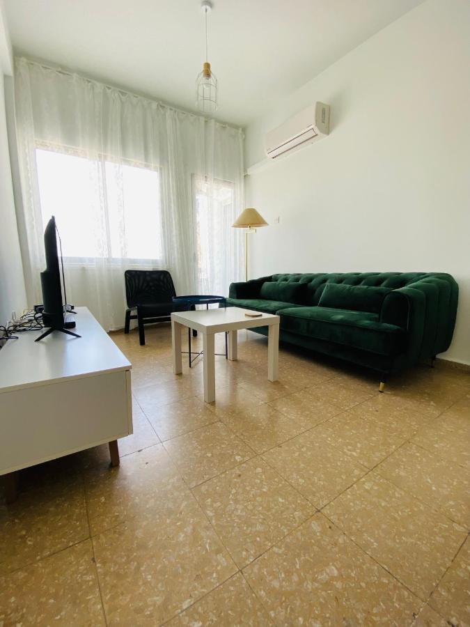 Simple One Bedroom Flat In Engomi Eksteriør billede
